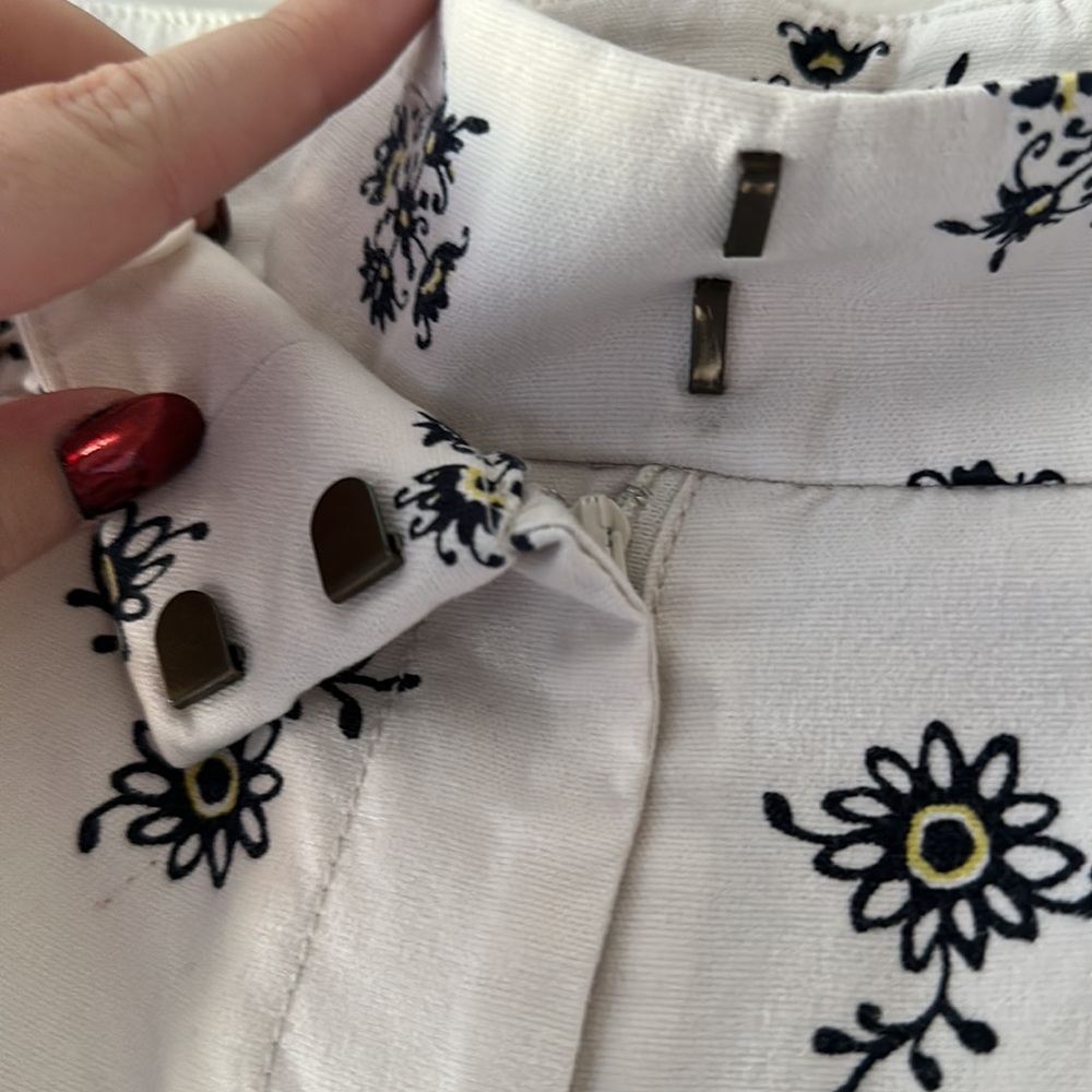 Loft White Patterned Cropped Pants - image 2